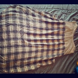 Adorable sleeveless top, with plaid back 3x